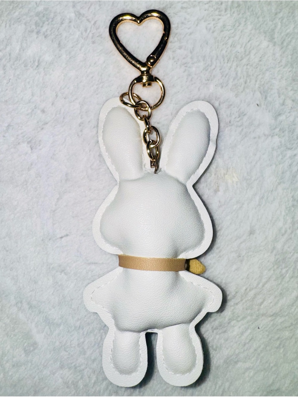 White Bunny Keychain with Tan Bow and Daisy Accent Keychain bag charm NEW - Picture 3 of 6